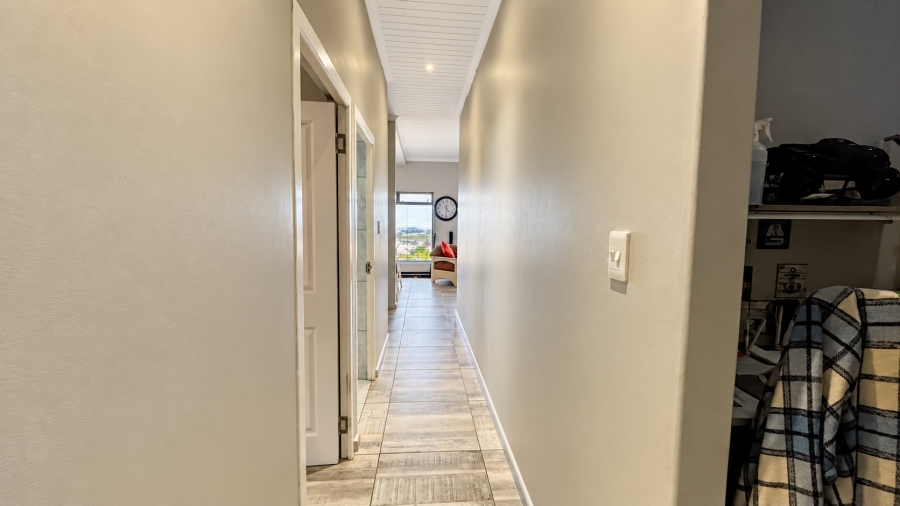 2 Bedroom Property for Sale in Hoogland Western Cape